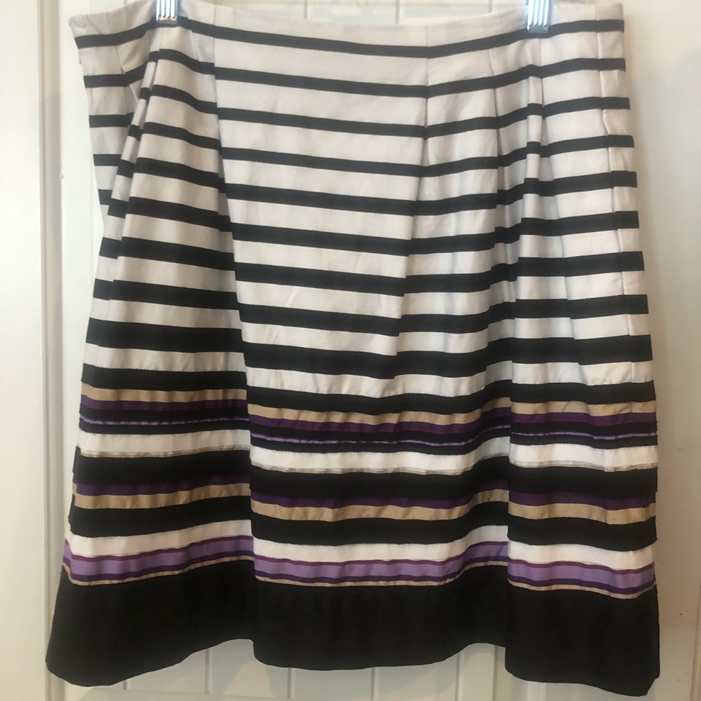 White House Black Market Skirt